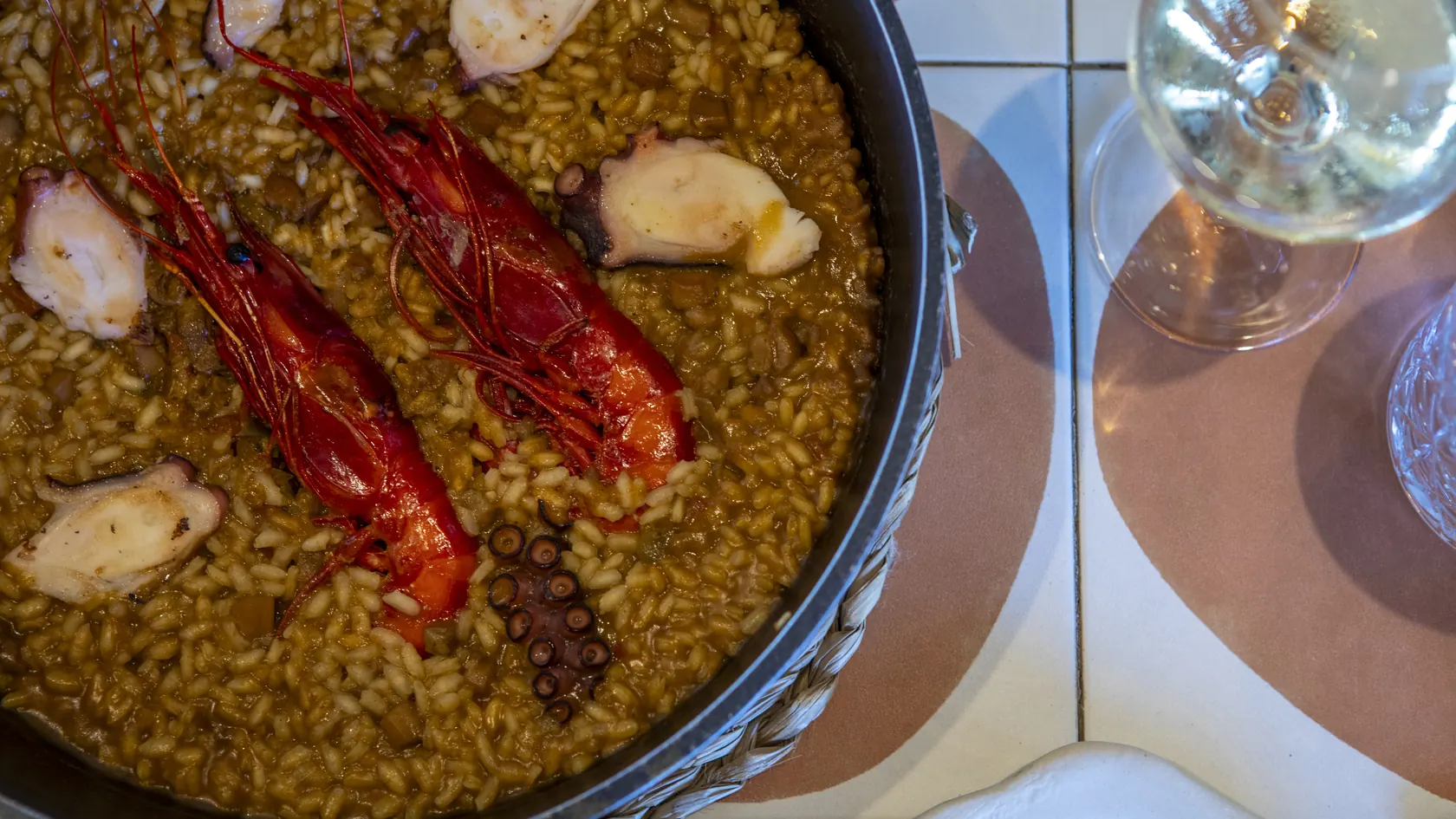 Arroz meloso de pulpo y carabineros del Restaurante Akquaaa en Calafell